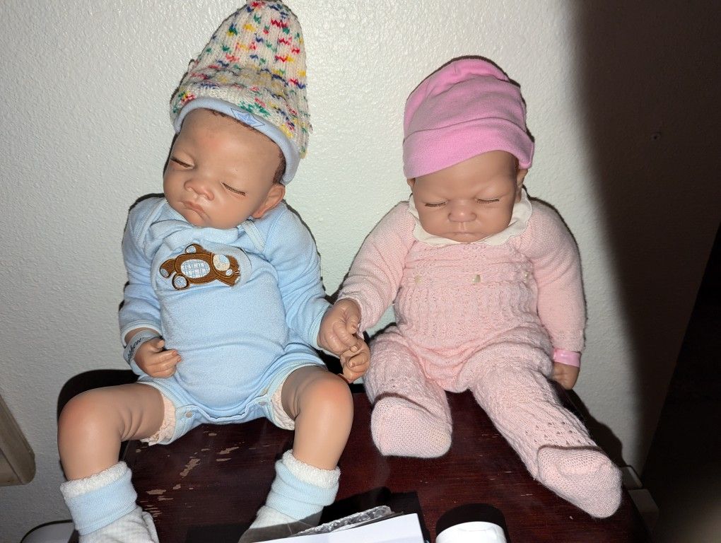 Collectables Babies Look Very Real/Dolls/Toys/ Christmas/House