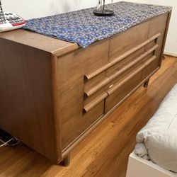 Mid century Modern 9 Drawer Dresser