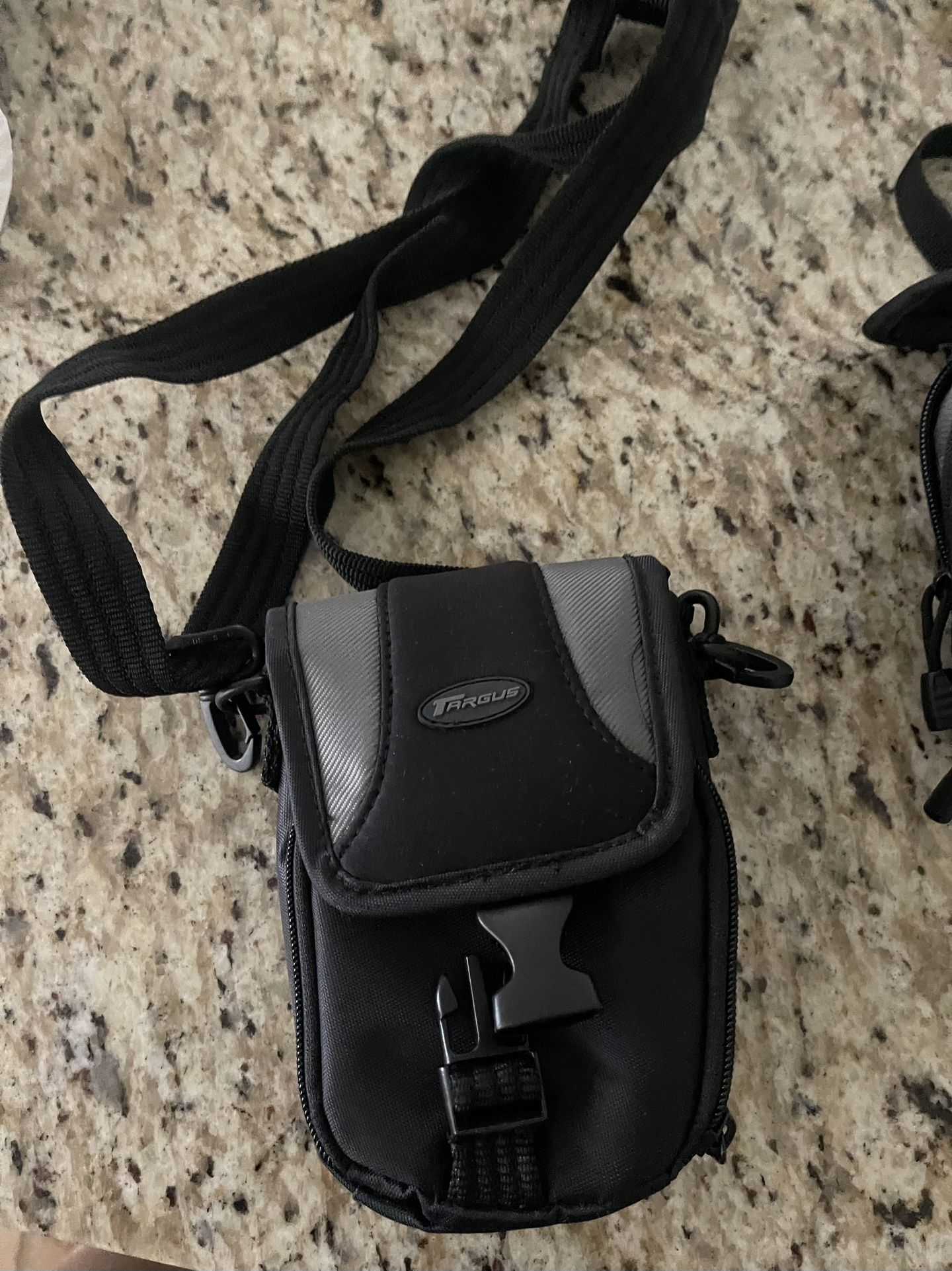 Targus Compact Point & Shoot Camera
