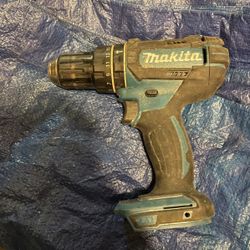 Makita XPH10 Drill