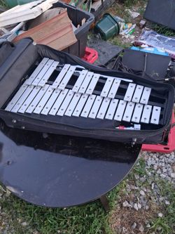 zilophone with stand