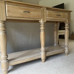 Entry table console