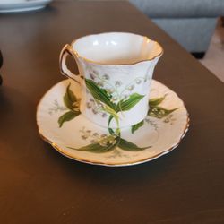 Bone China Teacup and Saucer 