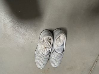 Gym shoes