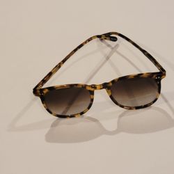 Womens sunglasses Garrett Leight Rialto LPT 49x21 Tortoise frame. 
Pre-owned, some scratches.  Please see photos for details.