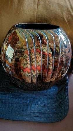 Art glass globe vase