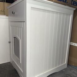 Cat litter box enclosure