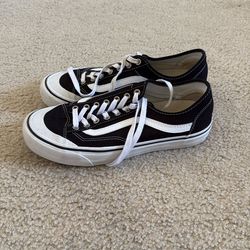 Black And White Vans size 9