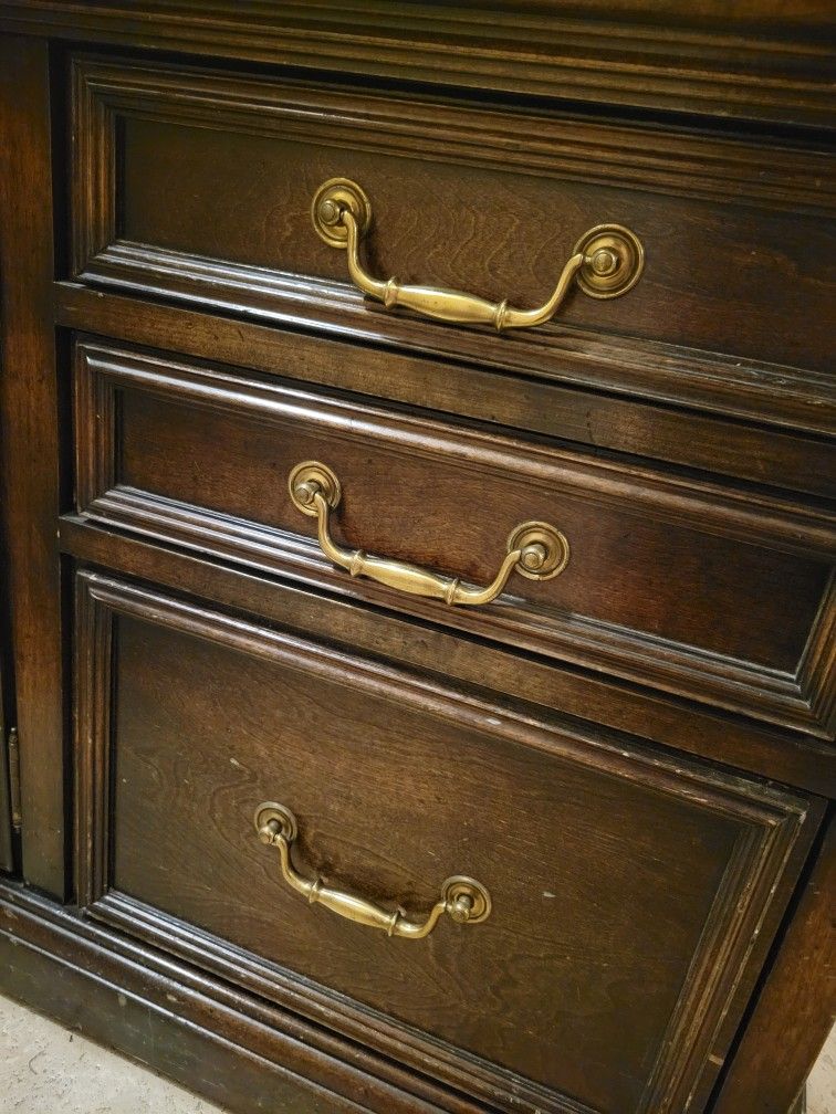 Dresser, Cabinet