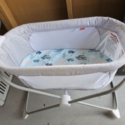 Used Fisher Price Bassinet 