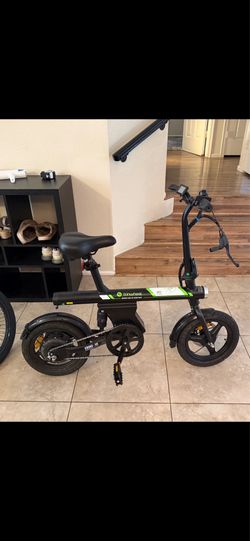 E-bike and helmet