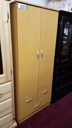 CLOSET WITH 3 DRAWERS