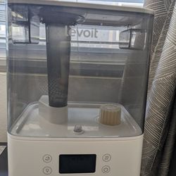 MOVE OUT SALE- LEVOIT Humidifier With Incense Option- Pick Up Only