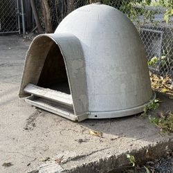 Dog House Dogloo 5’ Diameter, Stands 3’6” High