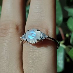 Moonstone Ring S925 Size 6,7&8