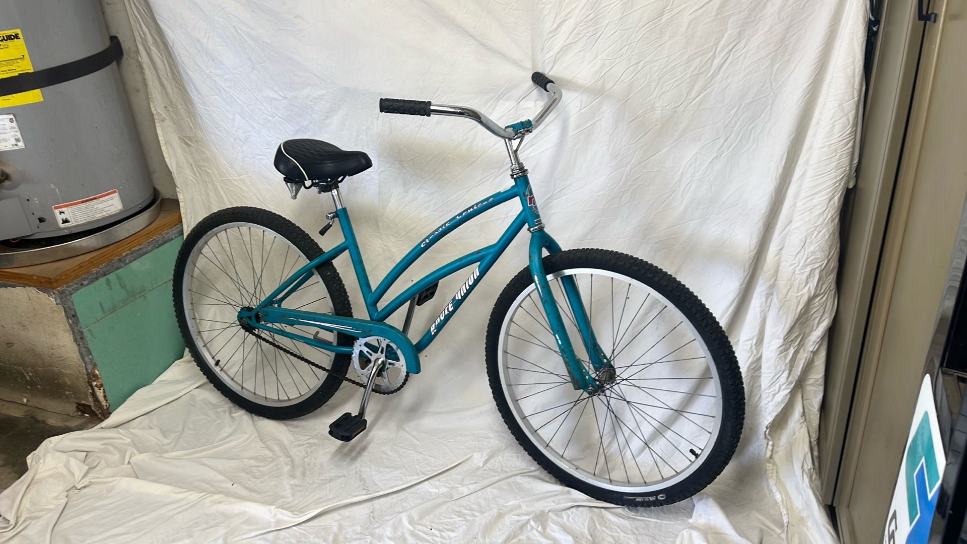 26” single speed, coaster Brake beach cruiser, bicycle ready to ride as pictured