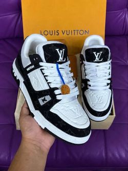ALL SIZES/ Brand New Louis Vuitton LV Trainers Black & White