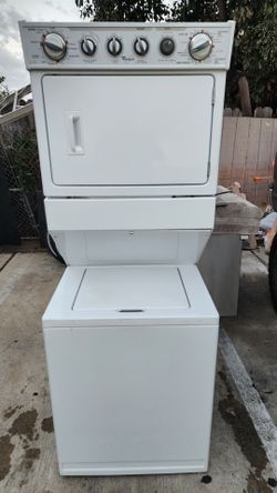 Preciosa lavadora y secadora de gas Whirlpool seminueva lista para usar super limpia trabaja muy bien $300 stackable washer and dryer Whirlpool