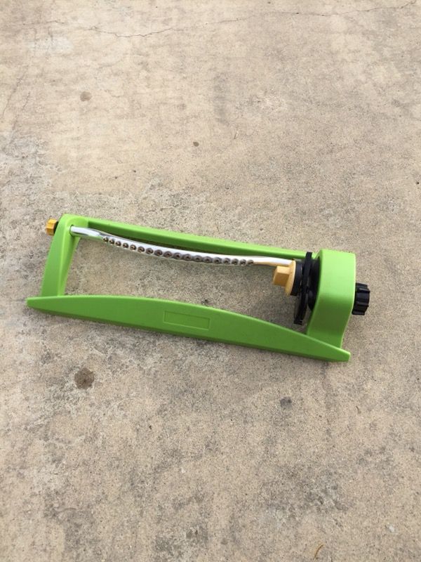 Oscillating sprinkler