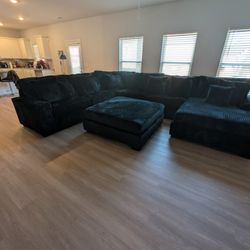 Comfy 6PC Black Plush Reversible Sectional & Ottoman
