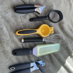 Moving! Fully Stocked Kitchen Starter Set!