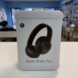 Beats Studio Pro By Dr Dre New With Apple care Plus Till 2026 New Sealed Brown