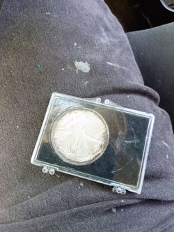 American silver eagle.999 fine 1 troy Oz