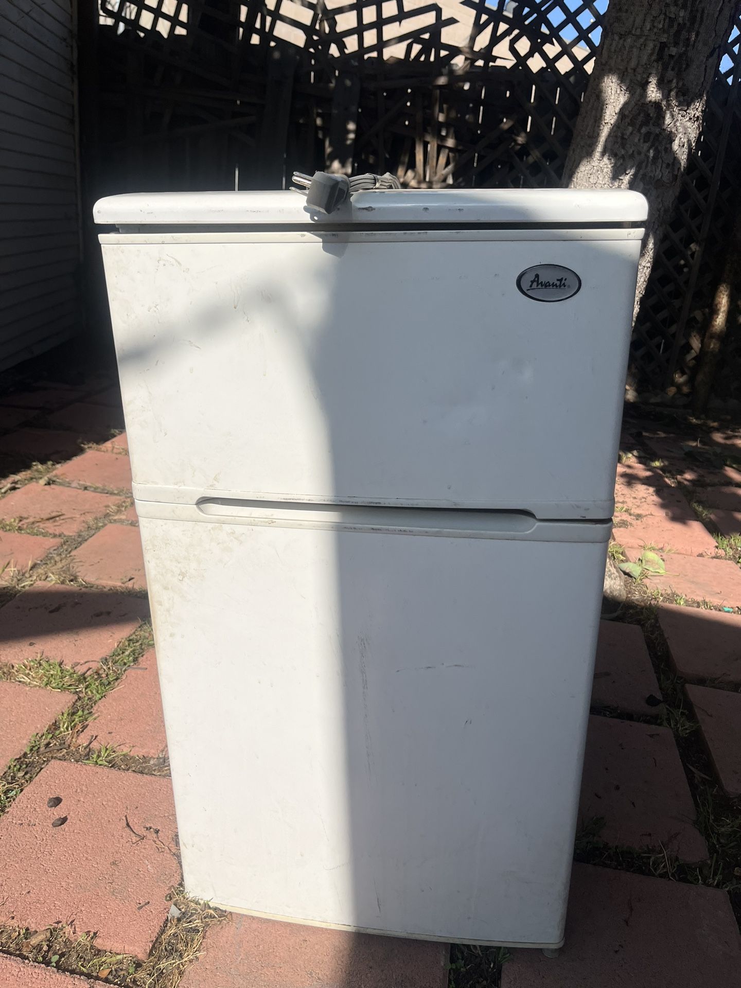 Avanti Mini Fridge
