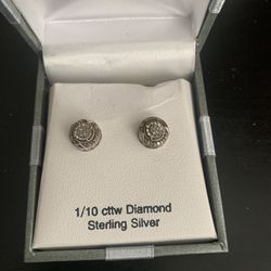 1/10 Diamonds Earrings Very Clean 