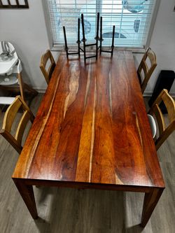 Dining Table w/ 4 Chairs