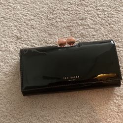 Women’s Bags N Wallet 