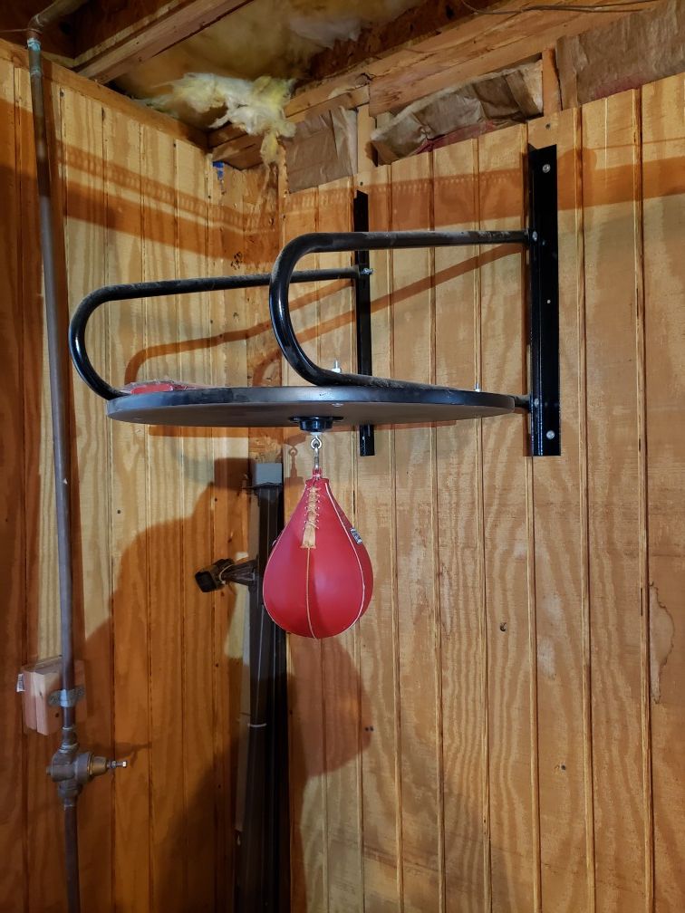 Boxing speed bag set