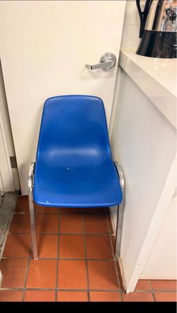 Vintage Blue Mid-Century Chair – Chrome Legs