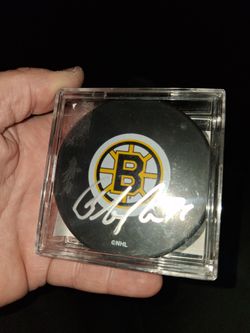 SIGNED BOSTON BRUINS PUCK JIRI SLEGE