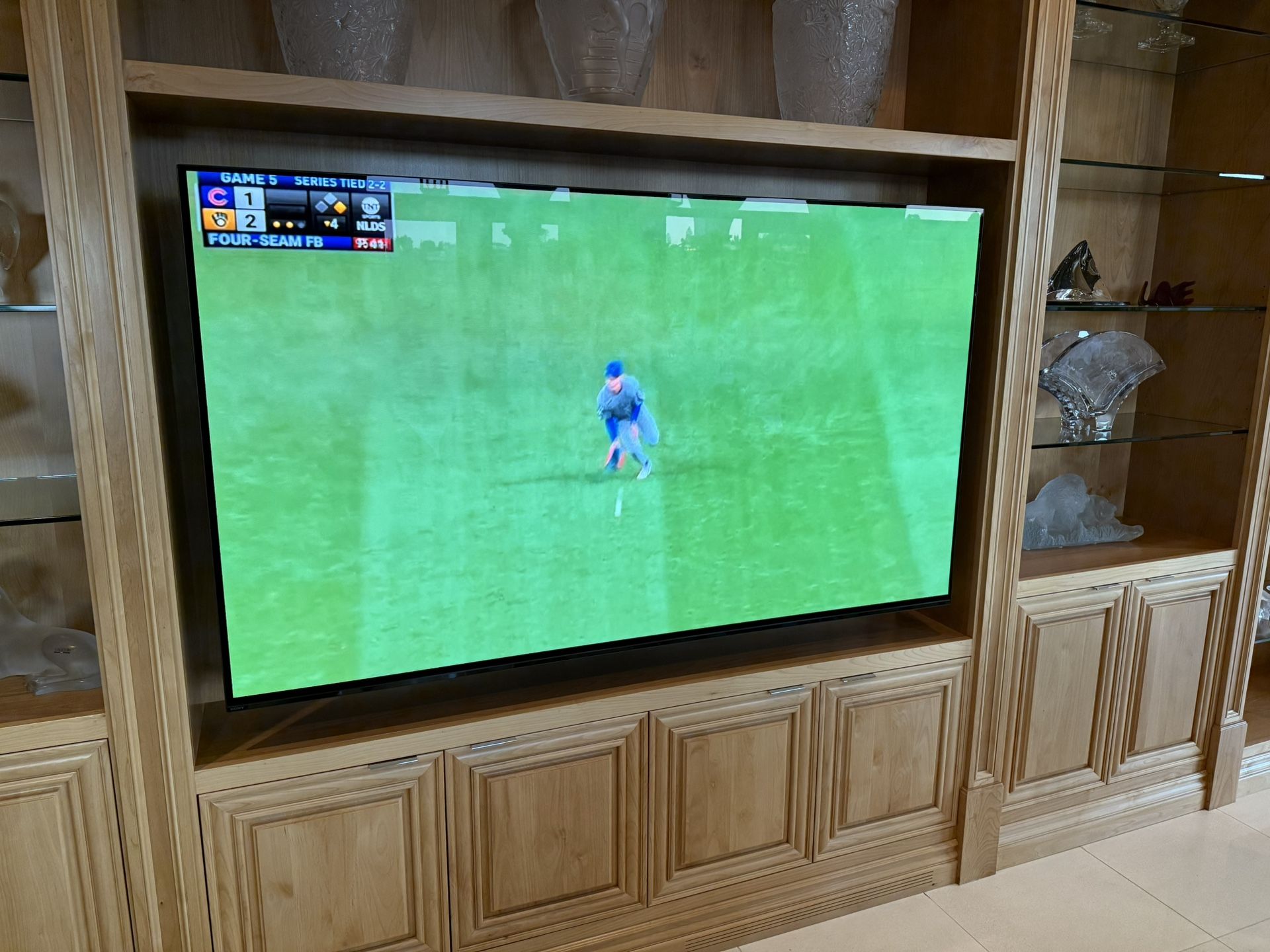 Sony 83” Tv