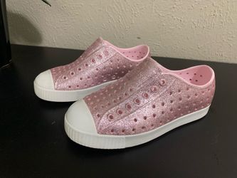 Native Girls pink shoes glitter  size 1