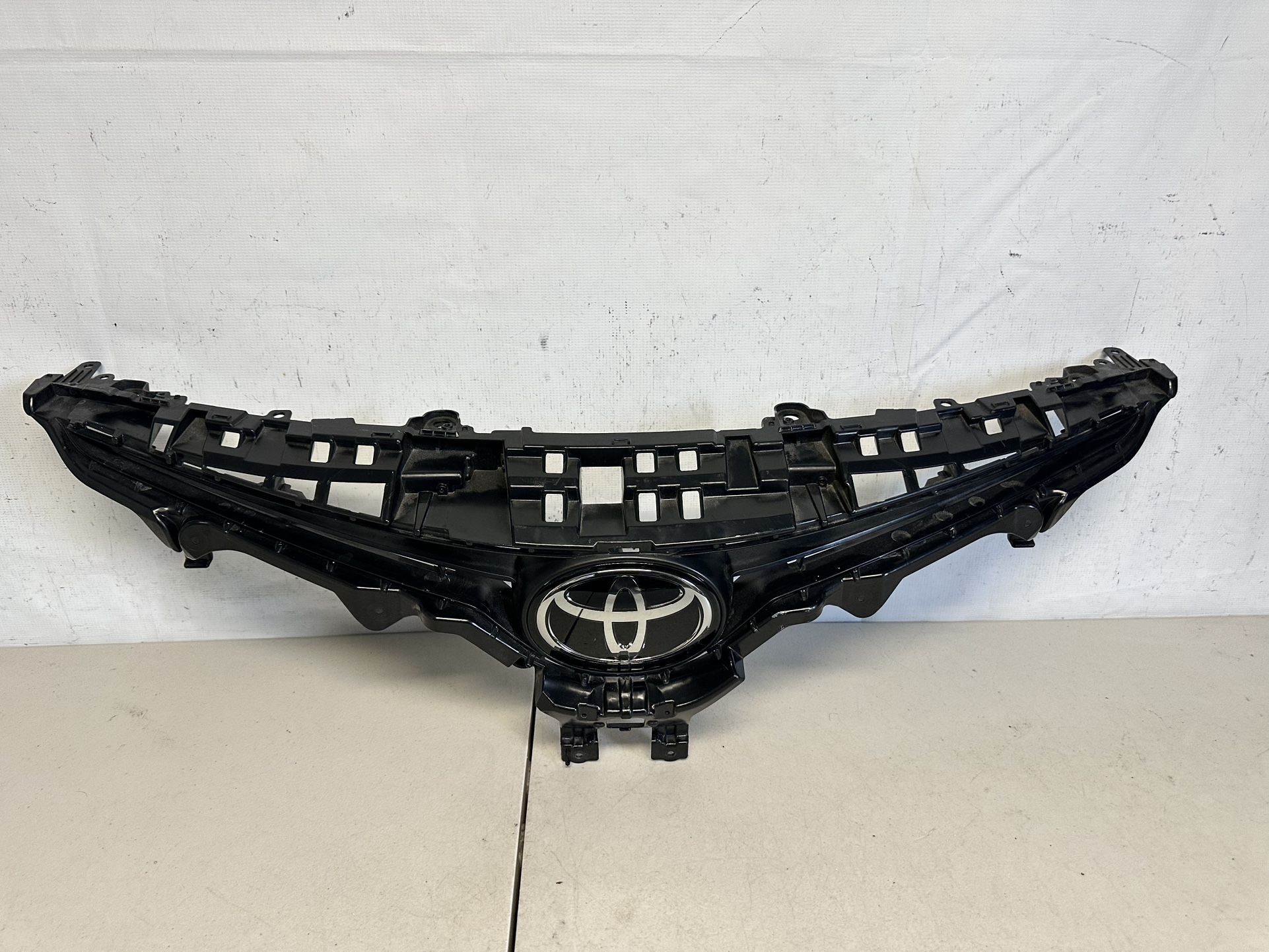 2021-2022-2023 Toyota Camry SE XSE TRD Front Upper Grille Emblem OEM 53101-06F50