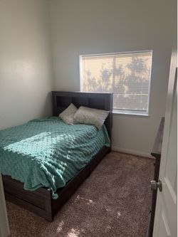 Full size bed
