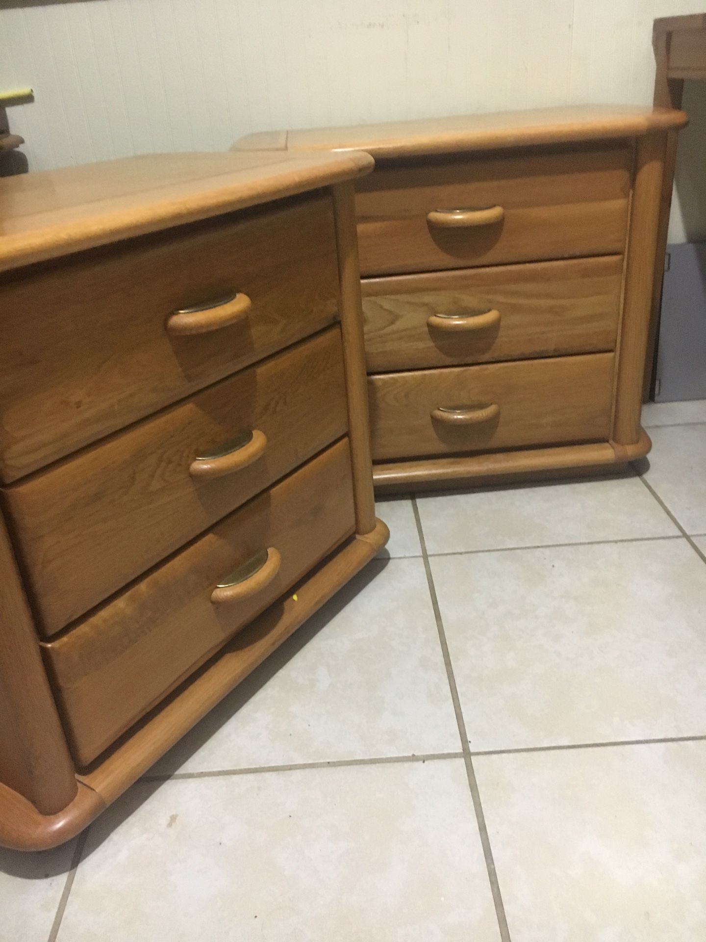 2 side tables