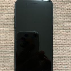 Apple iPhone 7 32GB Unlocked For Any Carrier Like New!