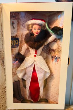 Hallmark Special Edition Holiday Memories Barbie Doll 1995 New 14106 NRFB