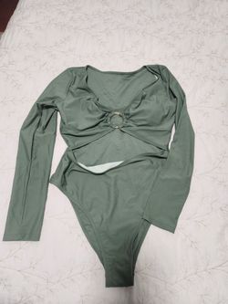 Cupshe Green Long Sleeve Cutout Bodysuit