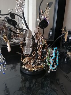 Jewelry holder