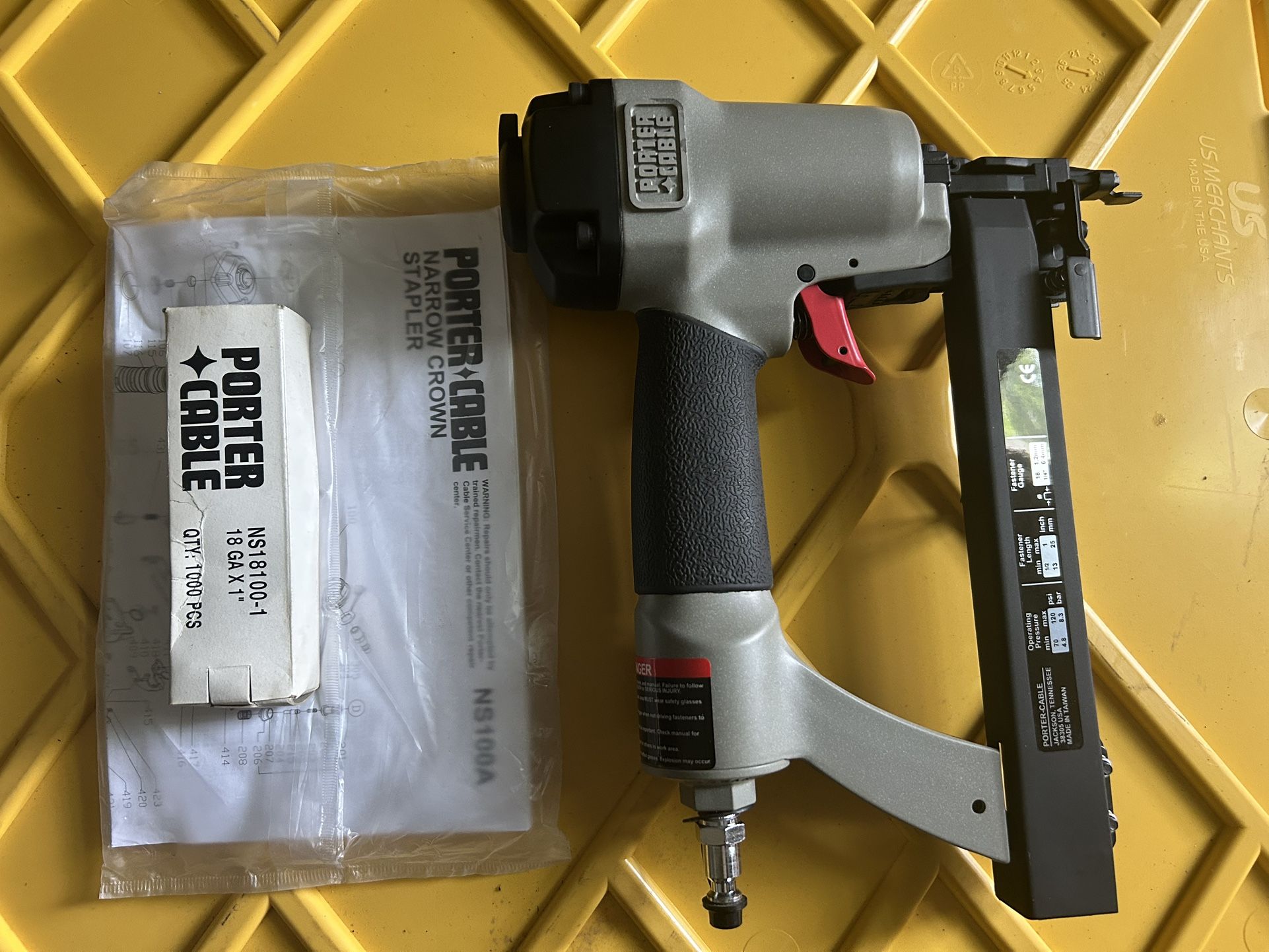 PORTER CABLE 1/4” NARROW CROWN STAPLER