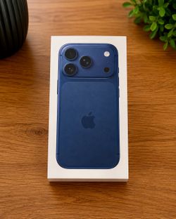 🆕Unlocked - iPhone 17 Pro. Battery🔋100%.  🆕 flawless conditions & functioning.