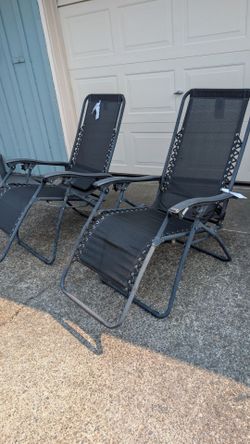 Reclining outdoor chairs