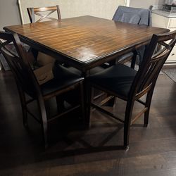 Counter height Dining Table W/ 4 Barstools