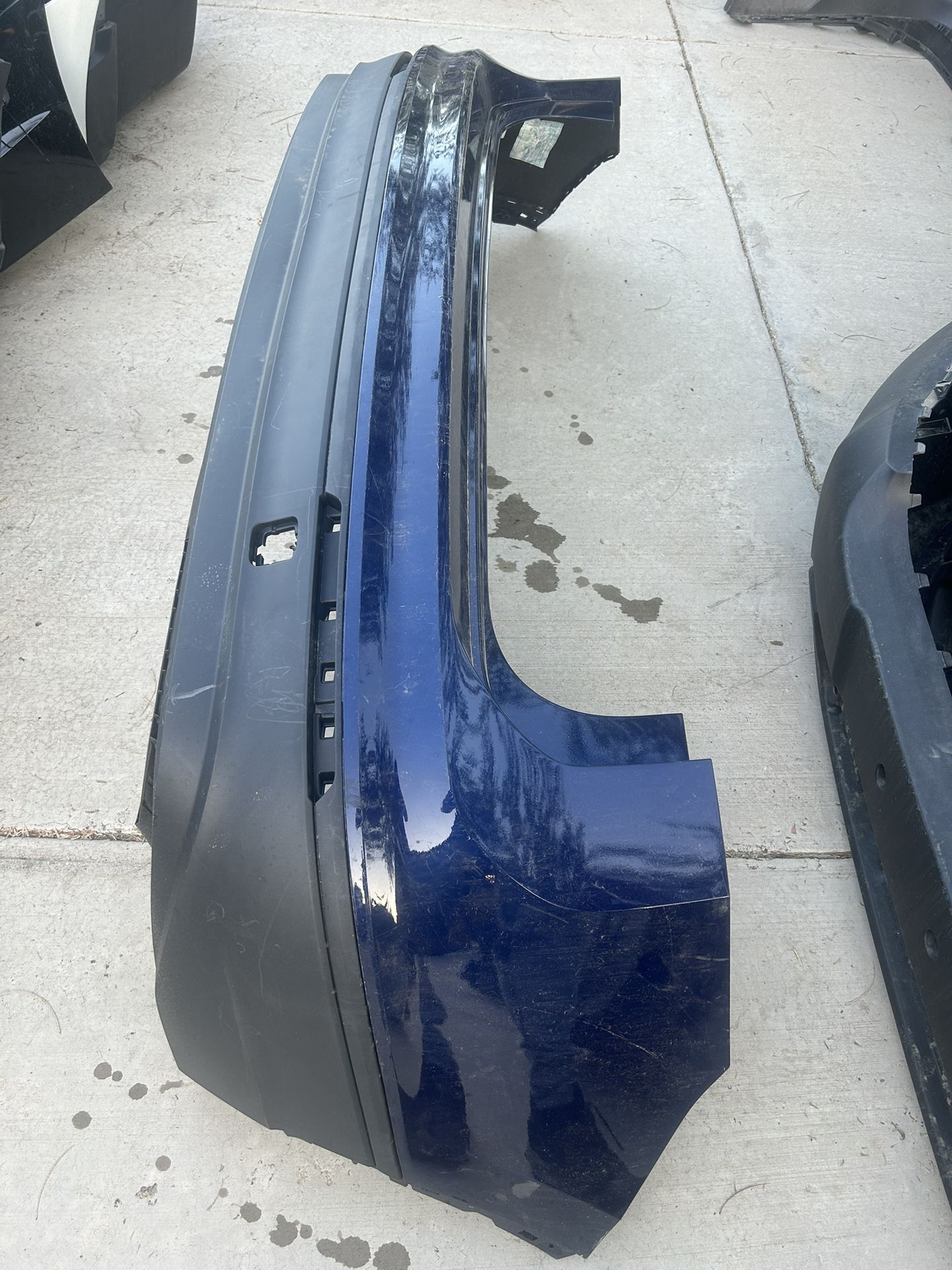 Volkswagen tiguan 2018 and 2019 and 2020 and 2021 rear bumper 