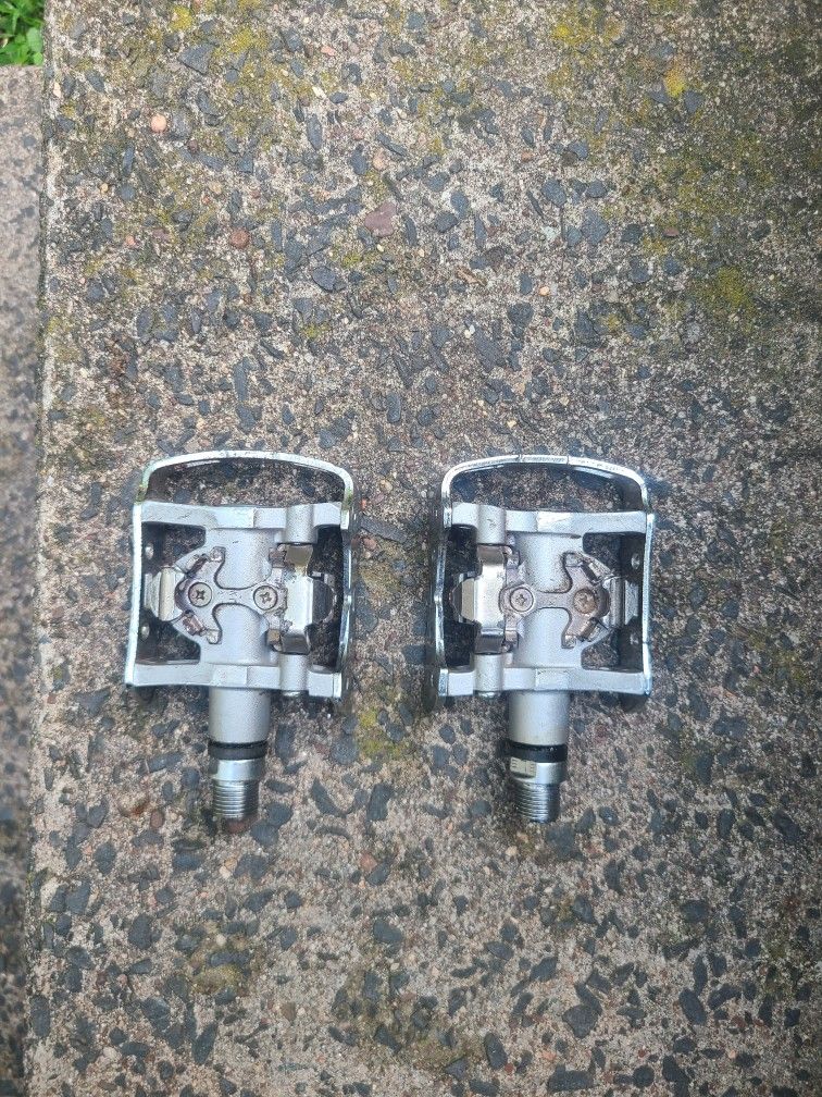 Shimano SPD clip less bike pedals