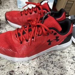 Men’s 8.5 under Armor 